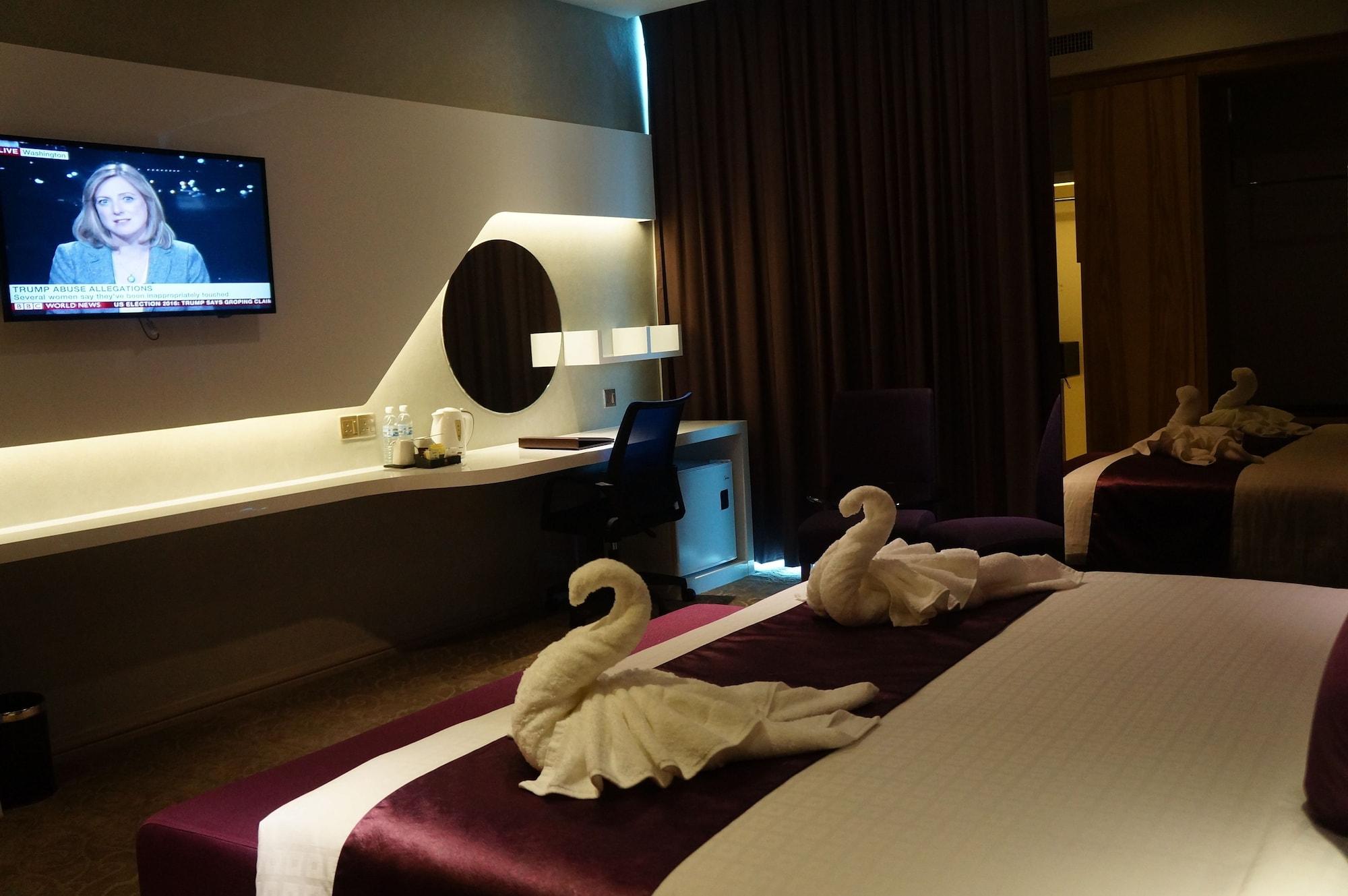 Greens Hotel & Suites Bintulu Eksteriør billede