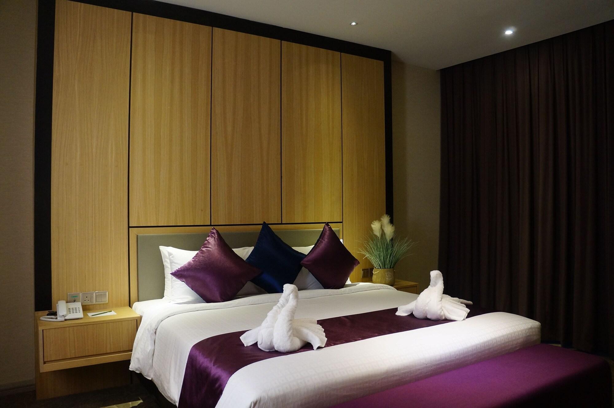 Greens Hotel & Suites Bintulu Eksteriør billede