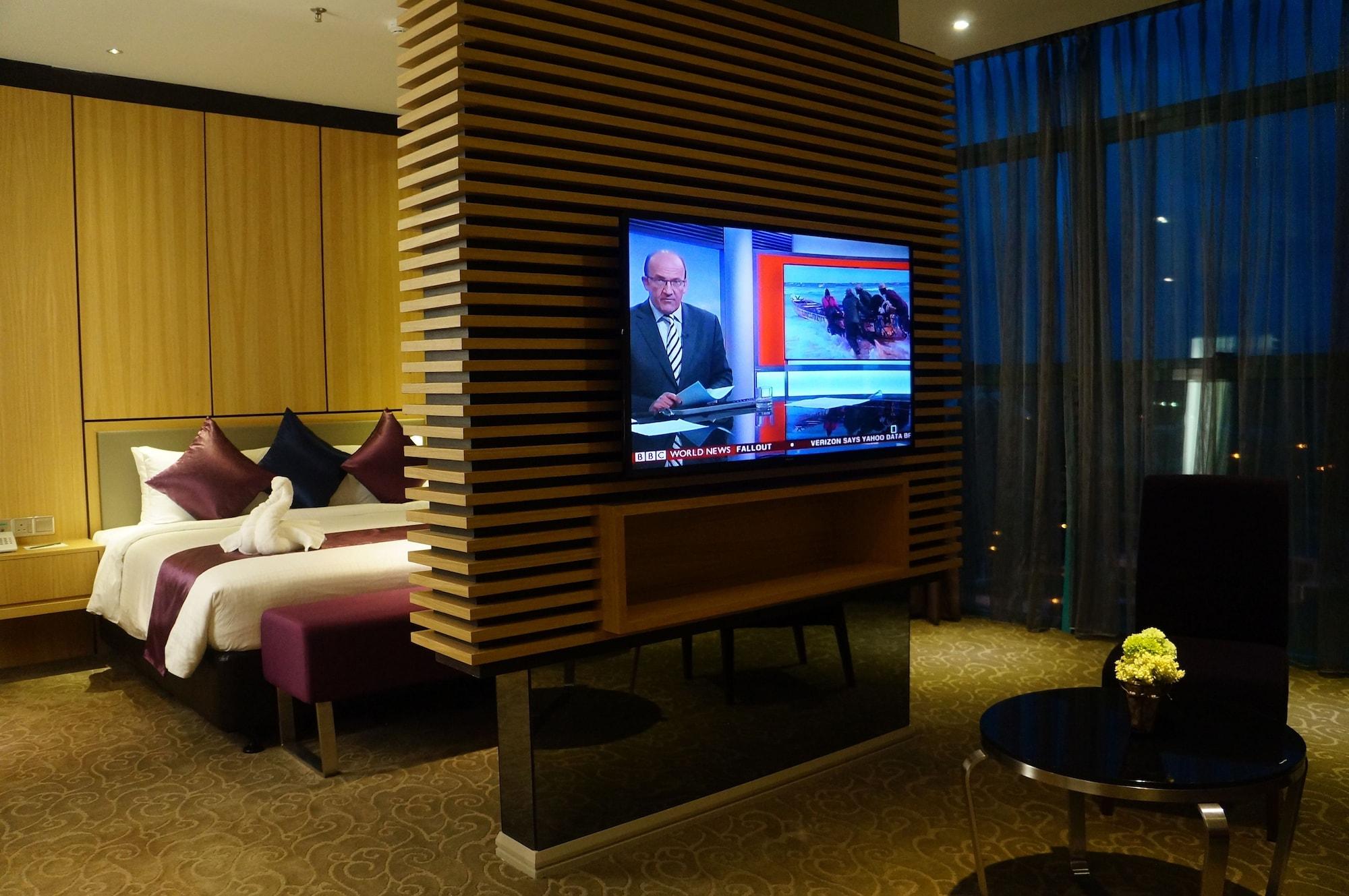 Greens Hotel & Suites Bintulu Eksteriør billede
