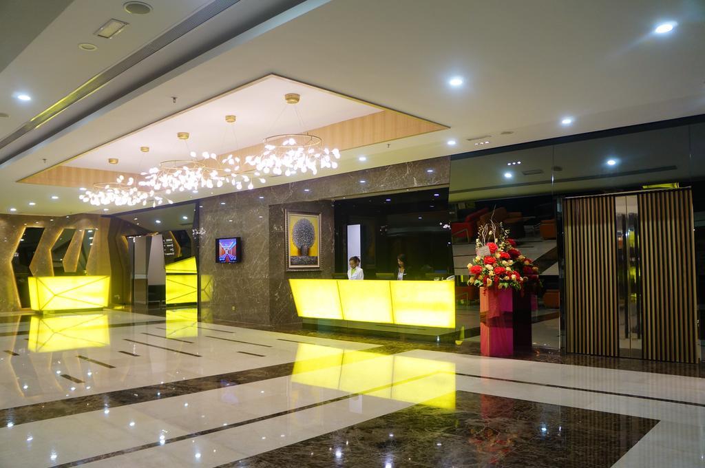 Greens Hotel & Suites Bintulu Eksteriør billede