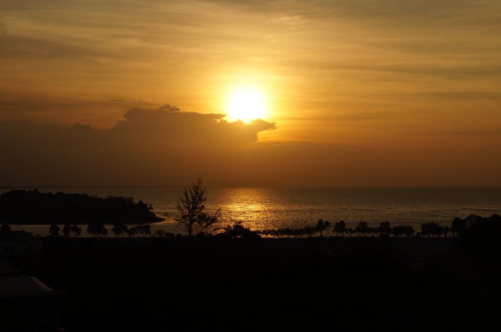 Greens Hotel & Suites Bintulu Eksteriør billede