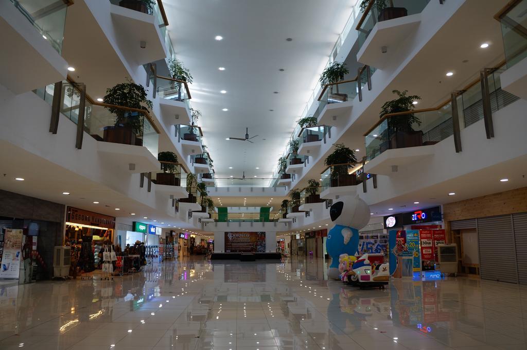 Greens Hotel & Suites Bintulu Eksteriør billede