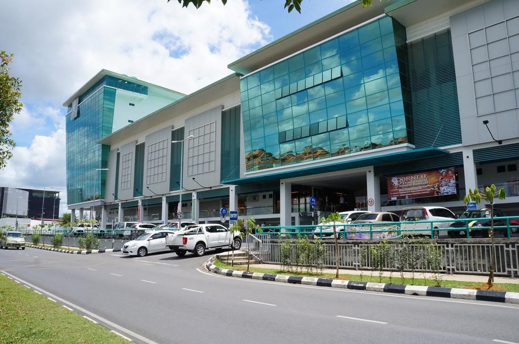 Greens Hotel & Suites Bintulu Eksteriør billede