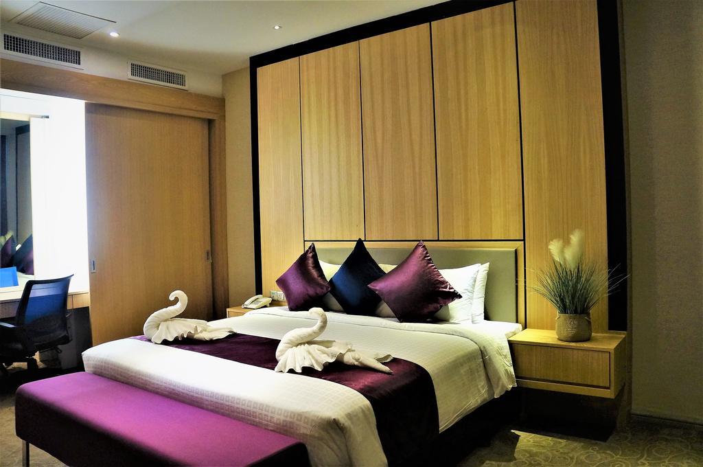 Greens Hotel & Suites Bintulu Eksteriør billede